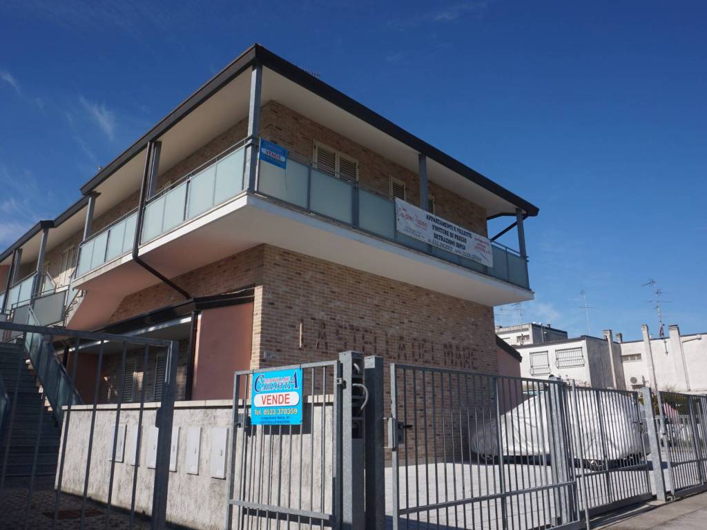 casa indipendente in vendita a Comacchio in zona Lido delle Nazioni