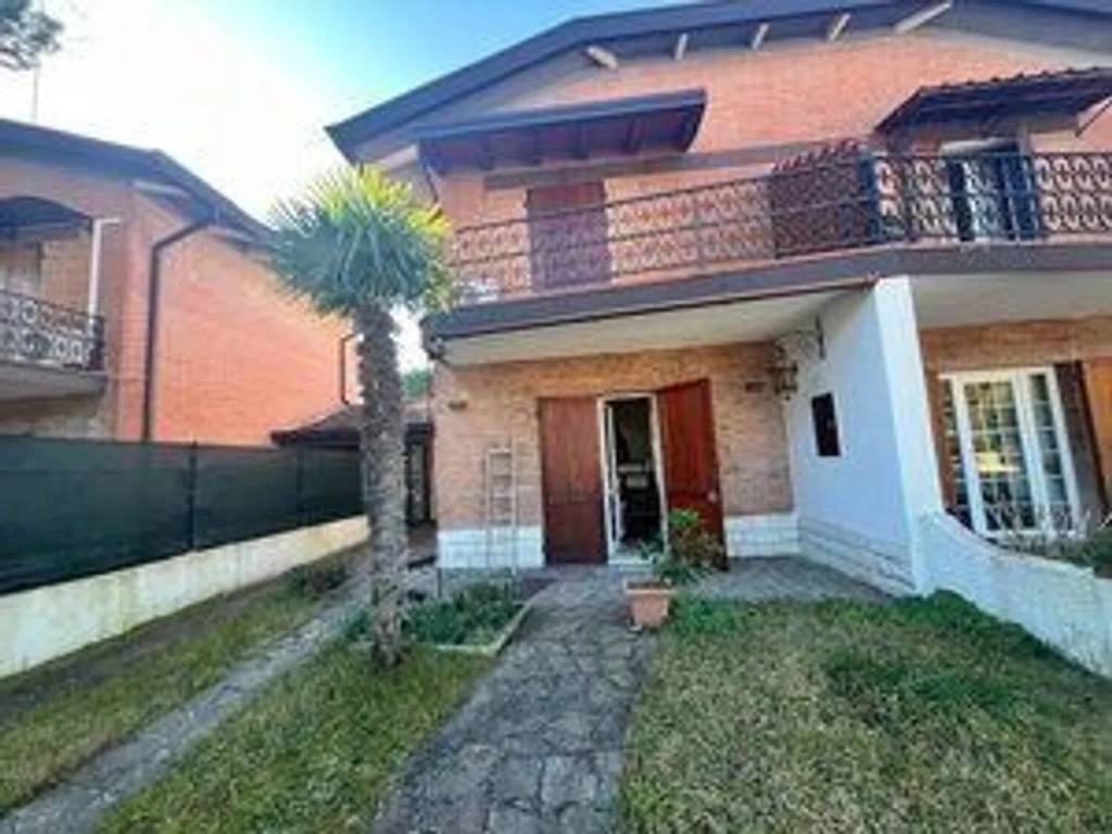 casa indipendente in vendita a Comacchio in zona Lido delle Nazioni