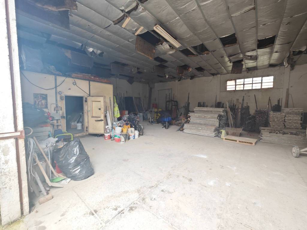 locale commerciale in vendita a Comacchio