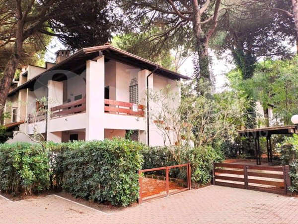 casa indipendente in vendita a Comacchio in zona Lido di Spina