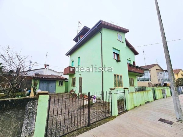 appartamento in vendita a Comacchio in zona Porto Garibaldi