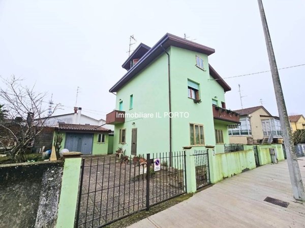 appartamento in vendita a Comacchio in zona Porto Garibaldi