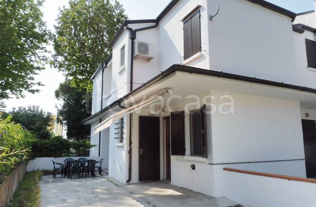 casa indipendente in vendita a Comacchio in zona Lido di Pomposa