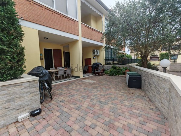 casa indipendente in vendita a Comacchio in zona Lido degli Scacchi