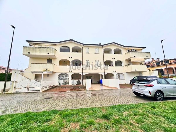 appartamento in vendita a Comacchio in zona Porto Garibaldi