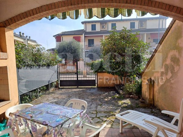 casa indipendente in vendita a Comacchio in zona Lido degli Estensi