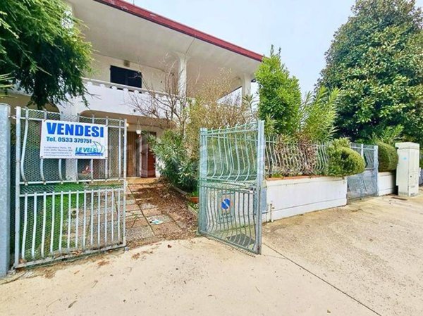 casa indipendente in vendita a Comacchio in zona Lido delle Nazioni