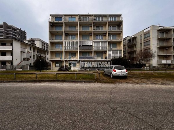 appartamento in vendita a Comacchio in zona Lido degli Estensi