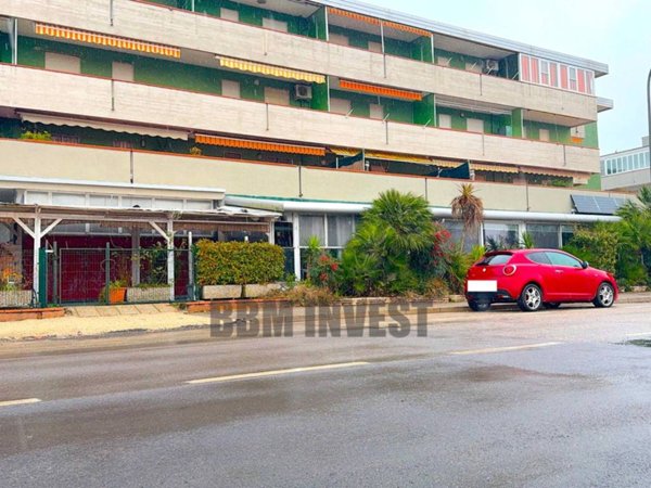 negozio in vendita a Comacchio in zona Lido di Spina