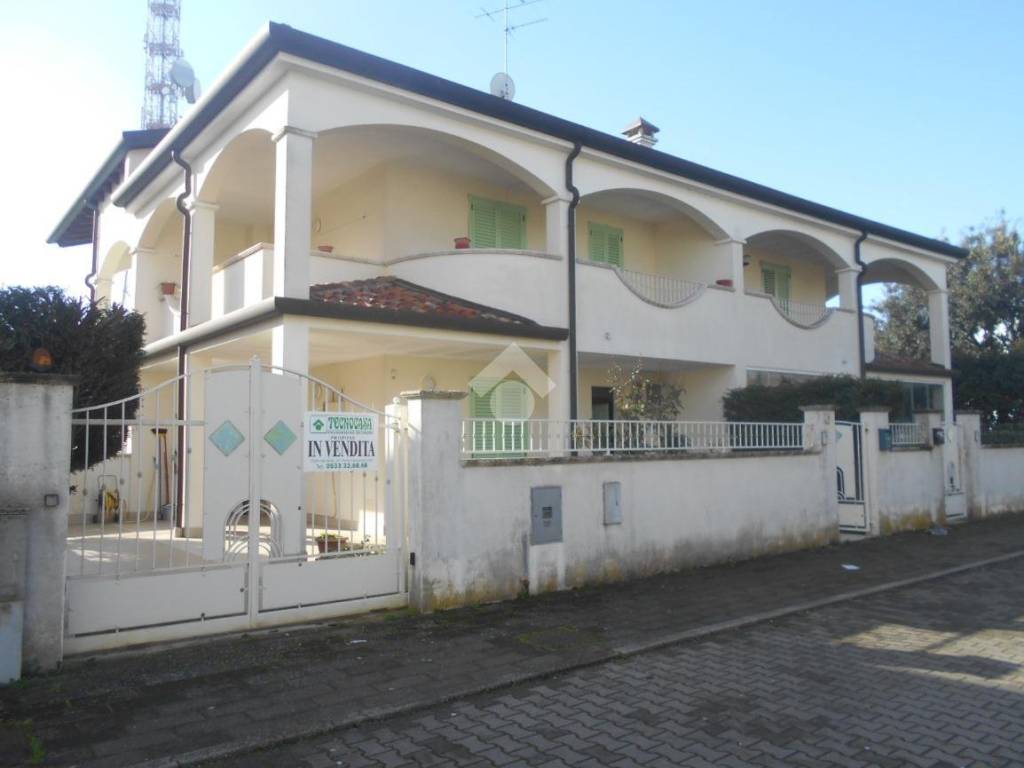 appartamento in vendita a Comacchio in zona Porto Garibaldi