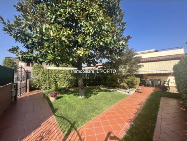 casa indipendente in vendita a Comacchio in zona Lido delle Nazioni