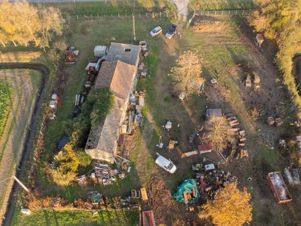casa indipendente in vendita a Comacchio in zona Lido di Spina