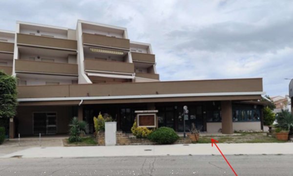 negozio in vendita a Comacchio in zona Lido delle Nazioni