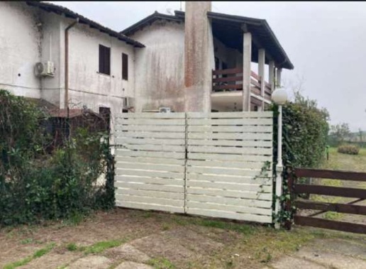 appartamento in vendita a Comacchio in zona Lido di Spina