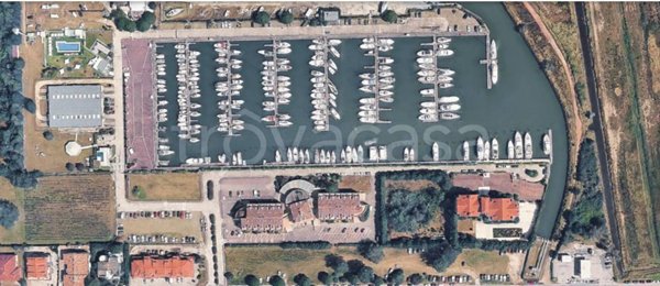 negozio in vendita a Comacchio in zona Lido degli Estensi