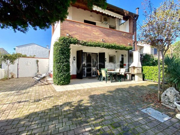 casa indipendente in vendita a Comacchio in zona Lido delle Nazioni