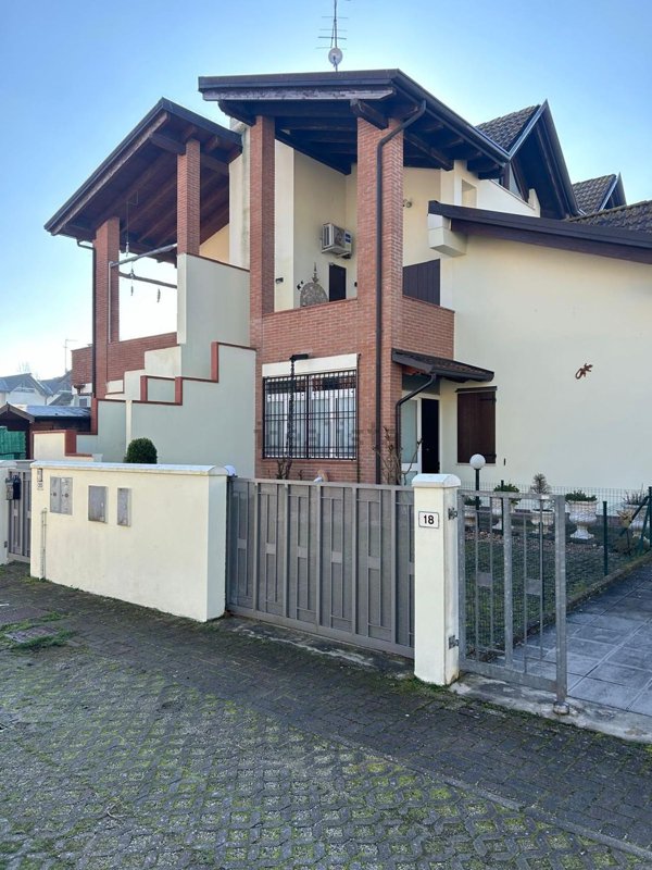 appartamento in vendita a Comacchio in zona Lido degli Scacchi