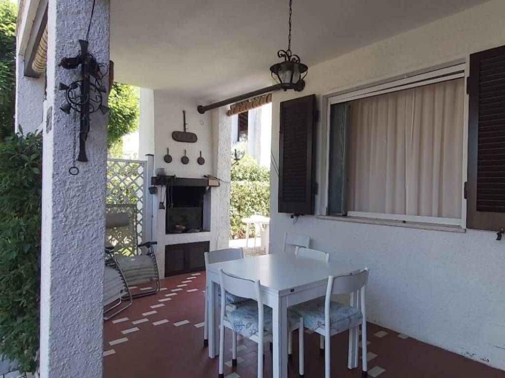 casa indipendente in vendita a Comacchio in zona Lido di Spina