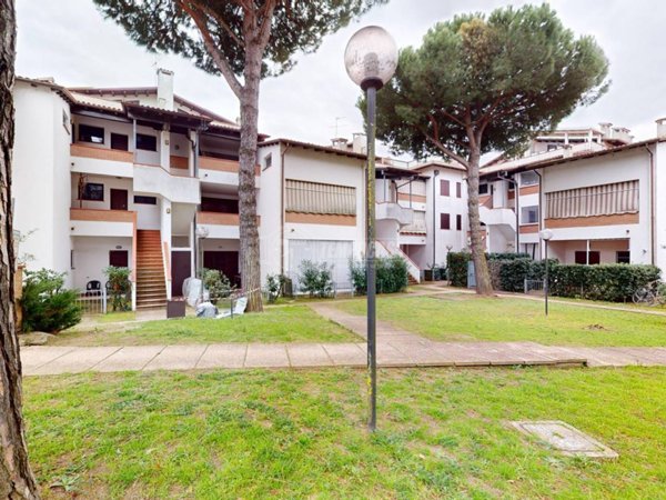 casa indipendente in vendita a Comacchio in zona Lido di Spina