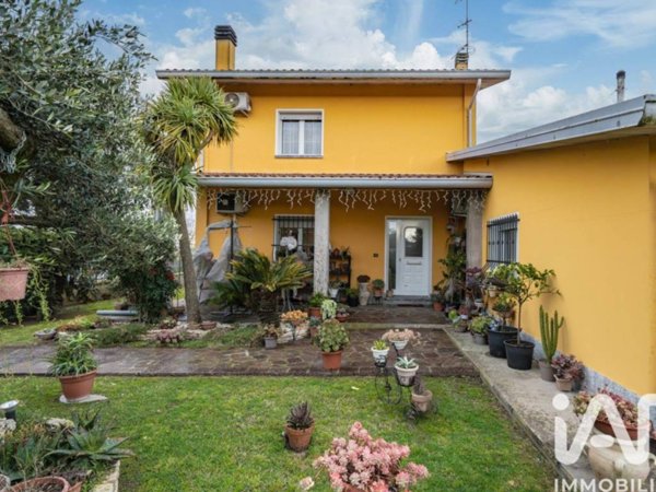 casa indipendente in vendita a Comacchio in zona San Giuseppe