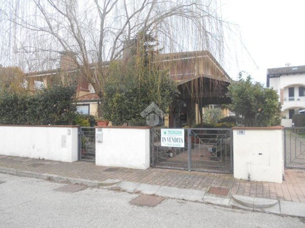 casa indipendente in vendita a Comacchio in zona Porto Garibaldi