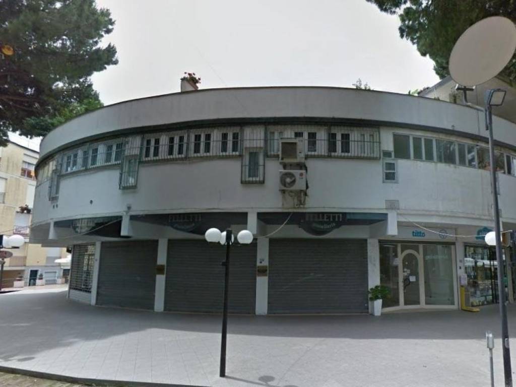 negozio in vendita a Comacchio in zona Lido degli Estensi