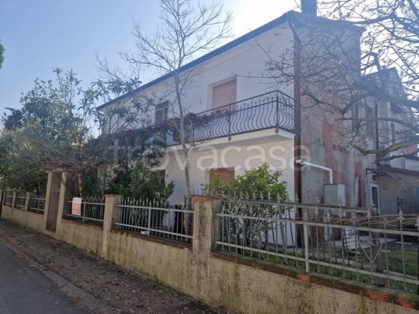 casa indipendente in vendita a Comacchio in zona San Giuseppe