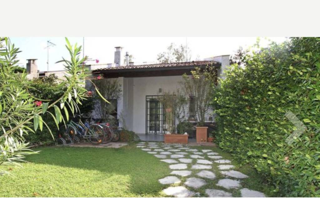 casa indipendente in vendita a Comacchio in zona Lido di Spina