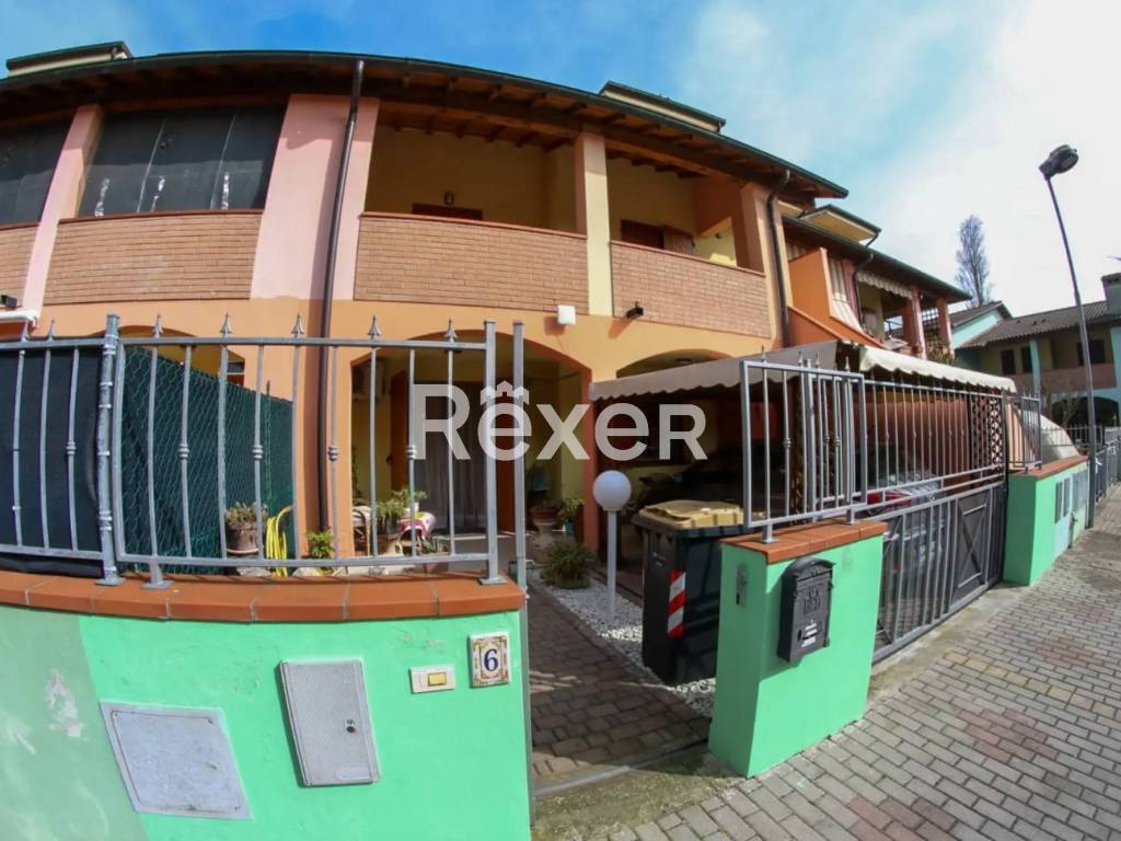 casa indipendente in vendita a Comacchio in zona Lido delle Nazioni