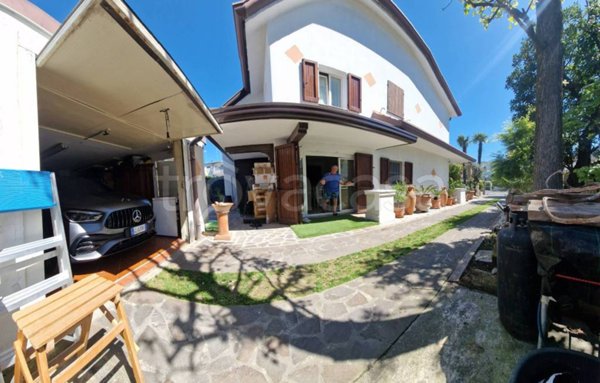 casa indipendente in vendita a Comacchio in zona Lido di Pomposa