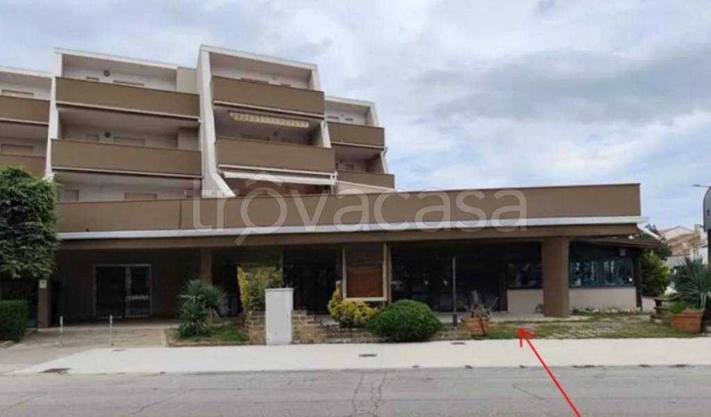 negozio in vendita a Comacchio in zona Lido delle Nazioni