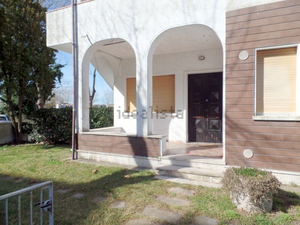 casa indipendente in vendita a Comacchio in zona Lido di Pomposa