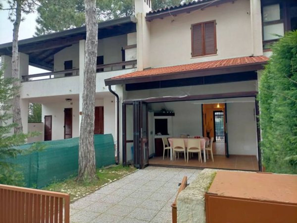 casa indipendente in vendita a Comacchio in zona Lido degli Estensi