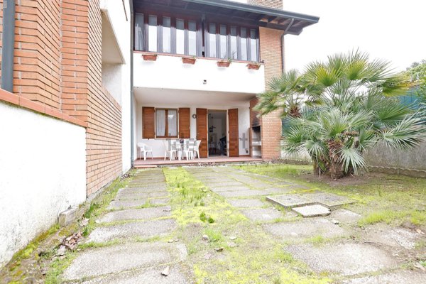 casa indipendente in vendita a Comacchio in zona Lido degli Estensi