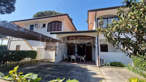 casa indipendente in vendita a Comacchio in zona Lido degli Estensi