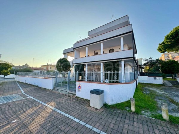 appartamento in vendita a Comacchio in zona Lido degli Scacchi