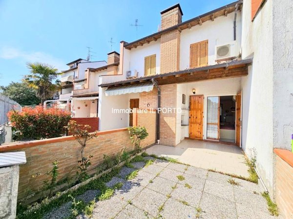 casa indipendente in vendita a Comacchio in zona Lido degli Estensi