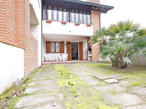 casa indipendente in vendita a Comacchio in zona Lido degli Estensi