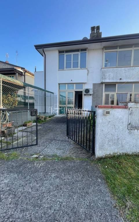 appartamento in vendita a Comacchio in zona Lido di Volano