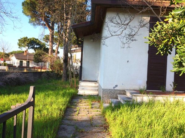 casa indipendente in vendita a Comacchio in zona Lido delle Nazioni