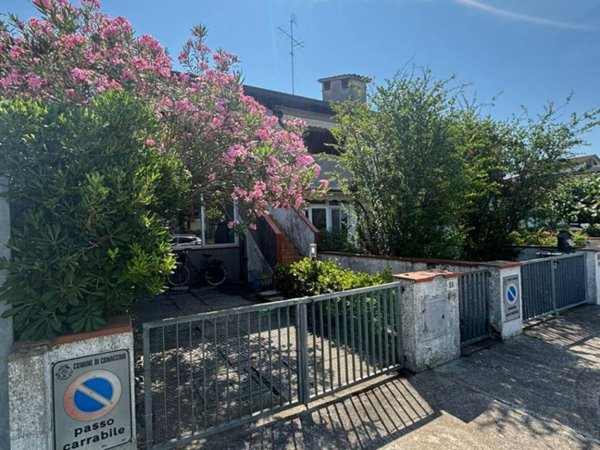 casa indipendente in vendita a Comacchio in zona Lido degli Estensi