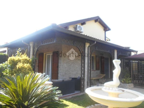 casa indipendente in vendita a Comacchio in zona Lido delle Nazioni