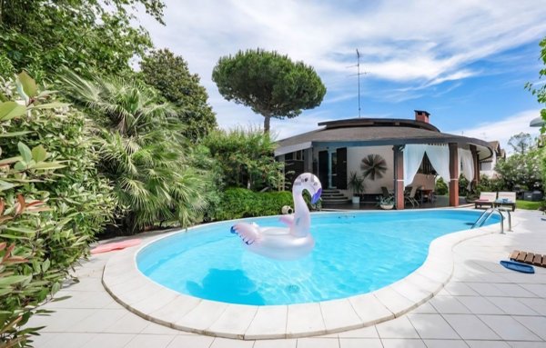 casa indipendente in vendita a Comacchio in zona Lido delle Nazioni