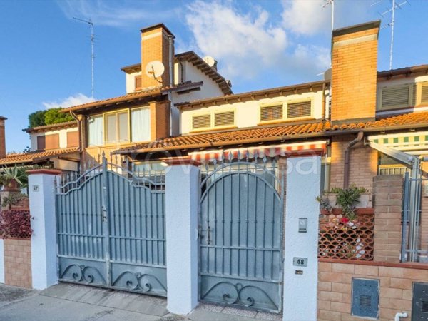 casa indipendente in vendita a Comacchio in zona Lido delle Nazioni