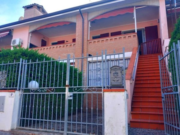 casa indipendente in vendita a Comacchio in zona Lido di Pomposa