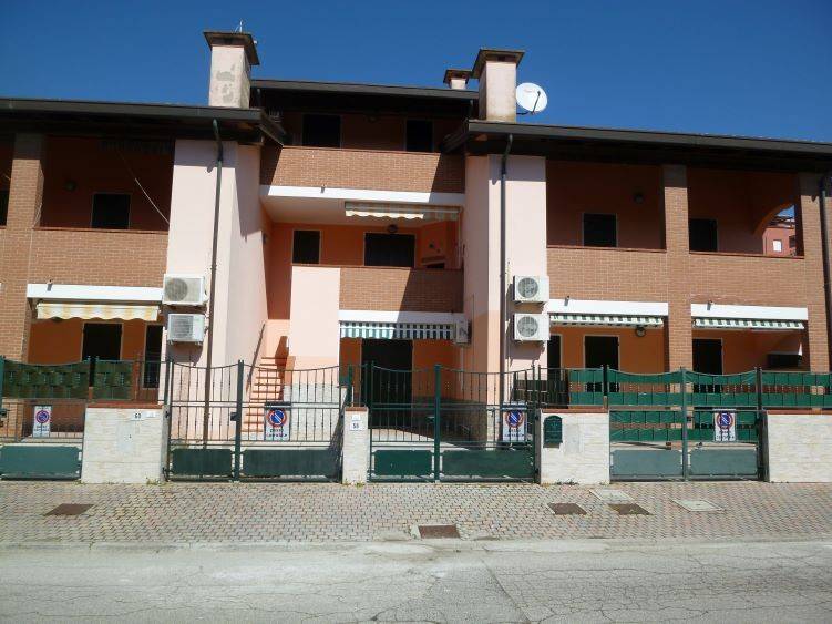 casa indipendente in vendita a Comacchio in zona Lido di Pomposa