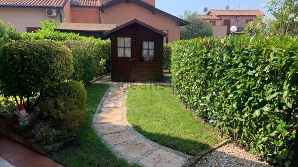 casa indipendente in vendita a Comacchio in zona Lido delle Nazioni