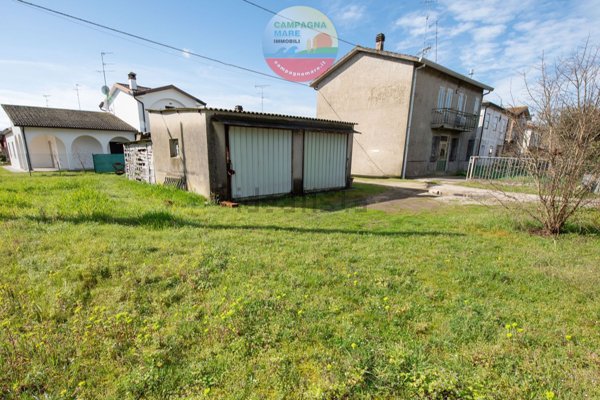 casa indipendente in vendita a Comacchio in zona Vaccolino