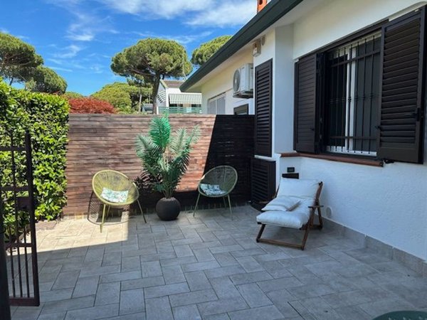 casa indipendente in vendita a Comacchio in zona Lido degli Estensi