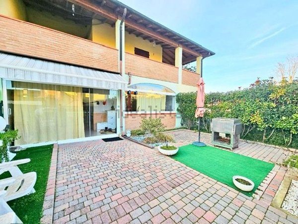 casa indipendente in vendita a Comacchio in zona Lido delle Nazioni